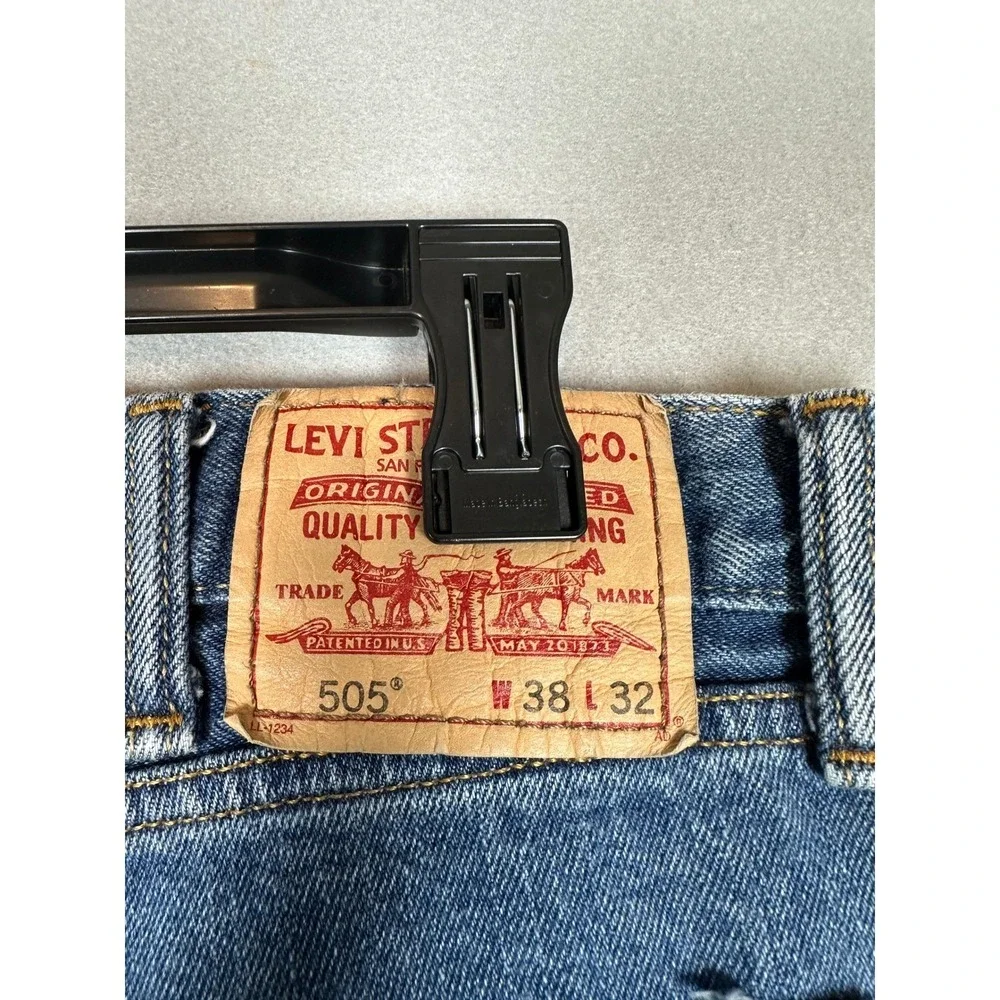 Levis 505 Jeans Mens 38X32 Blue Straight Fit 5 Pocket Red Tab Casual Denim Pants